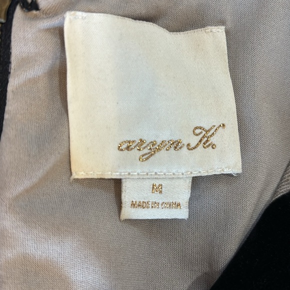 Aryn K Black Velvet and Grey Sheath Chevron Dress with V-neck Sz M - Picture 2 of 8